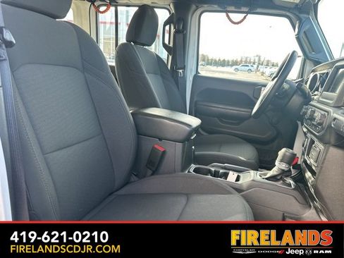 Used 2022 Jeep Wrangler Unlimited Sport image 19