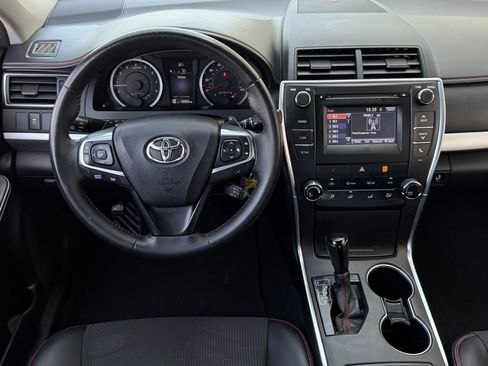 Used 2017 Toyota Camry SE FWD image 12