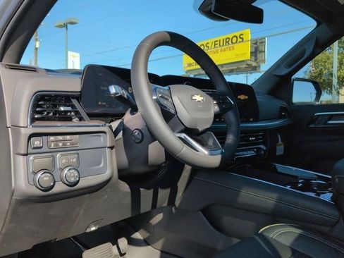 New 2026 Chevrolet Suburban Premier image 8