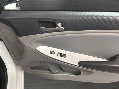 Used 2016 Hyundai Accent SE FWD image 16