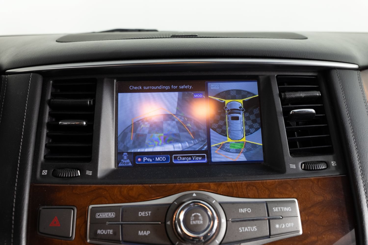 Used 2016 INFINITI QX80 4WD w/ Deluxe Technology Package image 43