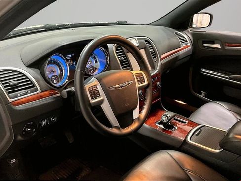 Used 2014 Chrysler 300 AWD w/ Driver Convenience Group image 16