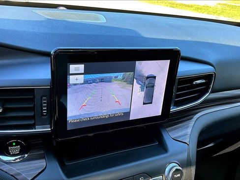 Used 2020 Ford Explorer Limited w/ Class III Trailer Tow Package image 16