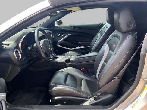 Used 2017 Chevrolet Camaro SS RWD image 8