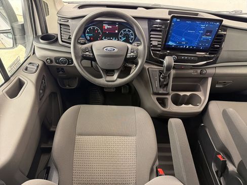 Used 2024 Ford Transit 350 XLT RWD image 4