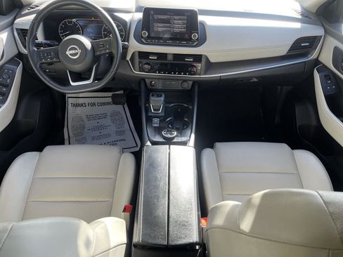 Used 2024 Nissan Rogue SV w/ SV Premium Package AWD/4WD image 16