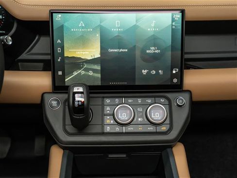 New 2026 Land Rover Defender 110 X-Dynamic SE image 32