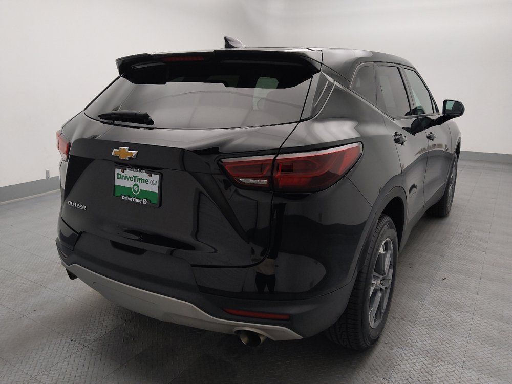 Used 2025 Chevrolet Blazer LT FWD image 7
