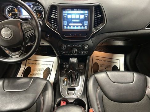 Used 2021 Jeep Cherokee Trailhawk image 14