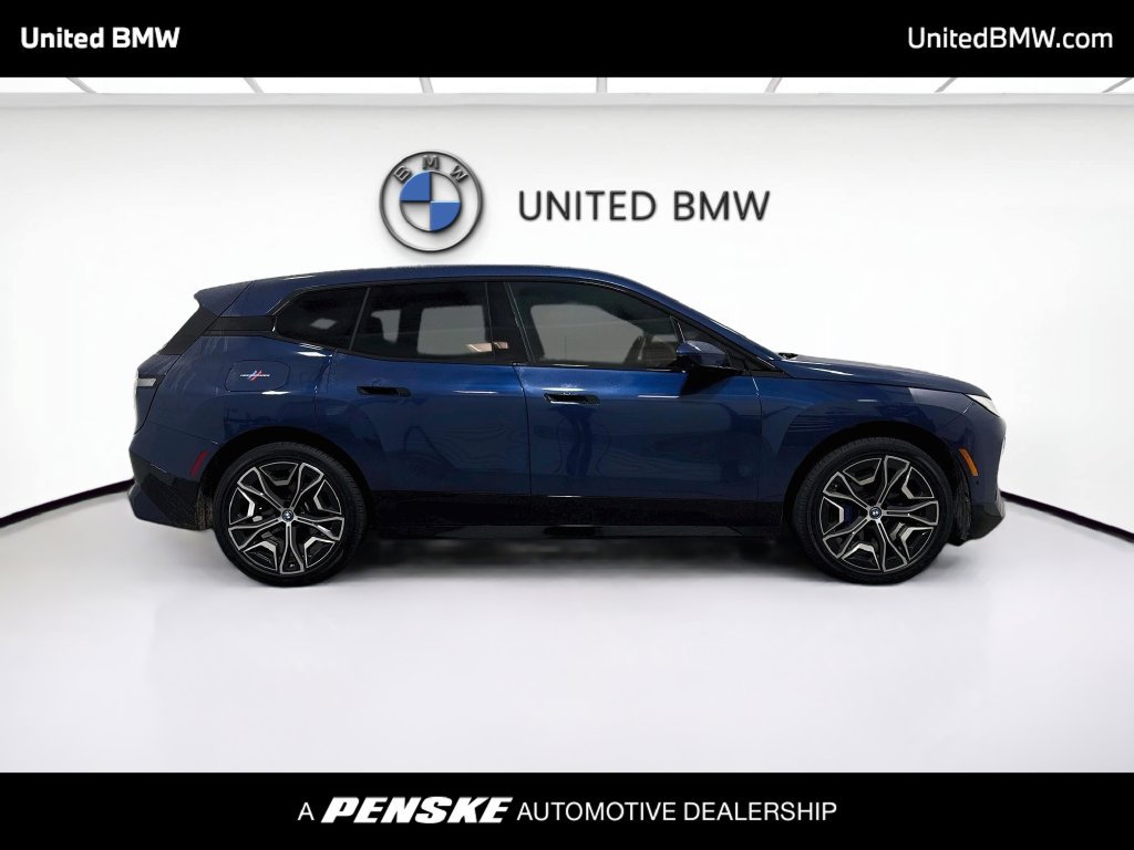 Used 2024 BMW iX xDrive50 w/ Premium Package AWD/4WD image 4