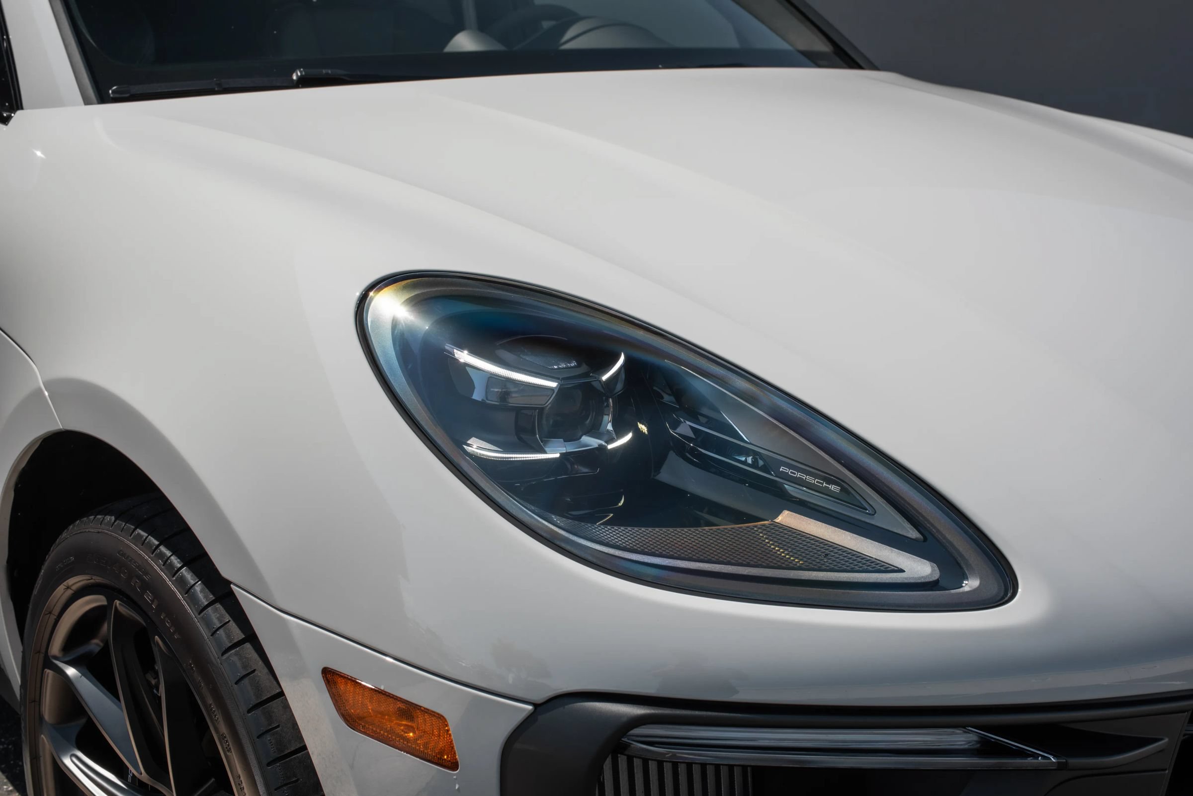 Used 2026 Porsche Macan GTS AWD/4WD image 33