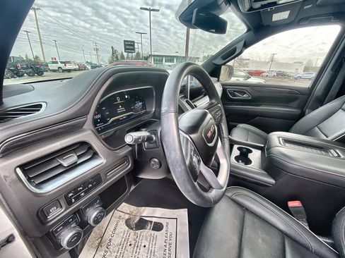 Certified 2023 GMC Yukon SLT w/ SLT Premium Package AWD/4WD image 9