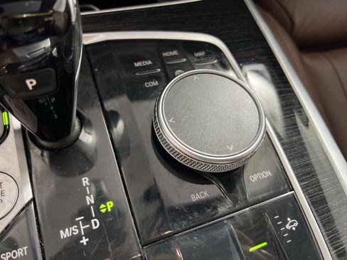 Used 2022 BMW X7 xDrive40i w/ M Sport Package image 34