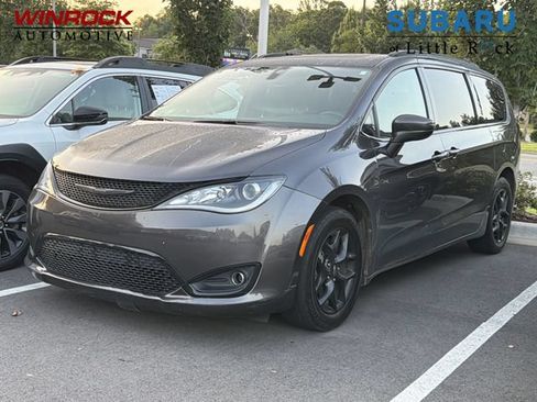 Used 2020 Chrysler Pacifica Touring-L Plus FWD image 1