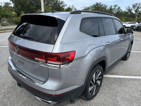 Used 2024 Volkswagen Atlas SE FWD image 14