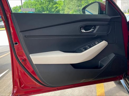 Used 2024 Honda Accord EX image 10