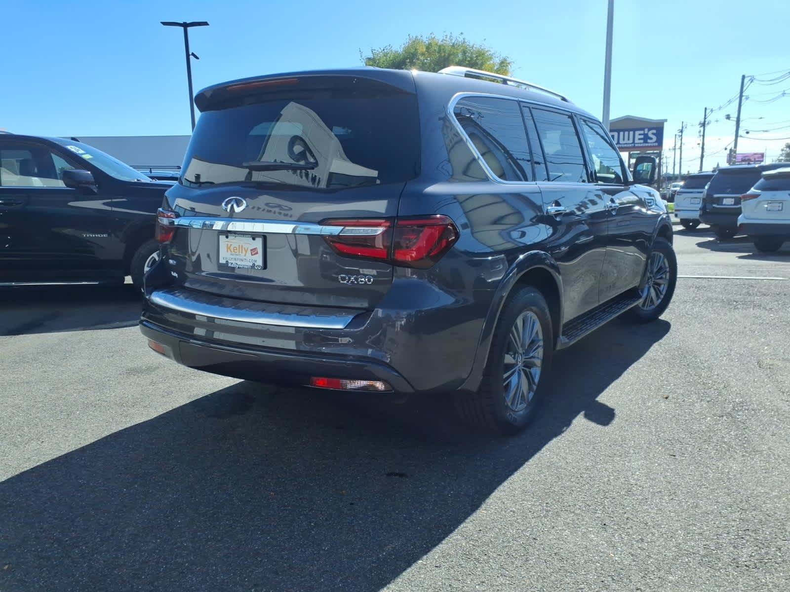 Certified 2022 INFINITI QX80 Luxe w/ Cargo Package AWD/4WD image 5