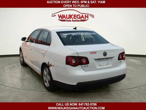 Used 2009 Volkswagen Jetta SE FWD image 5