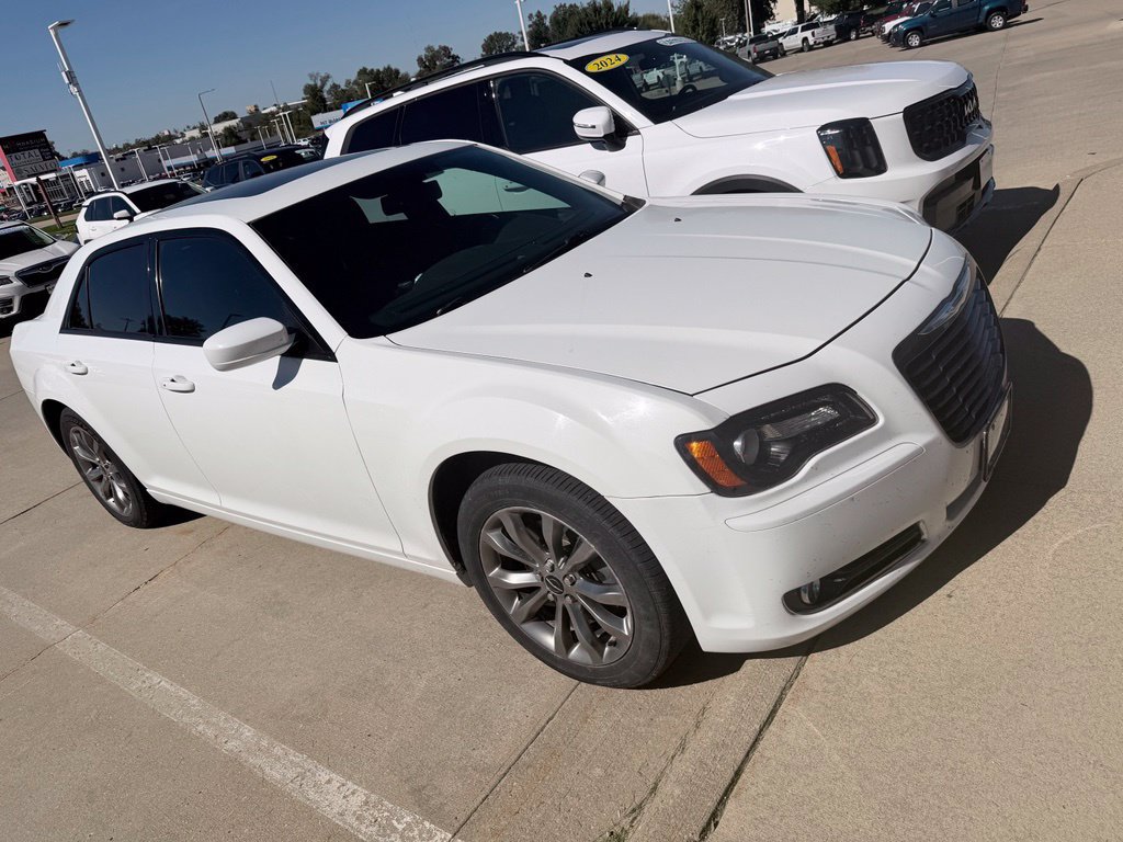 Used 2014 Chrysler 300 S AWD/4WD image 6