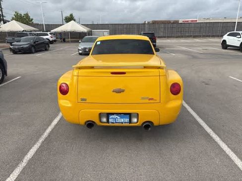 Used 2003 Chevrolet SSR w/ Preferred Equipment Group image 4