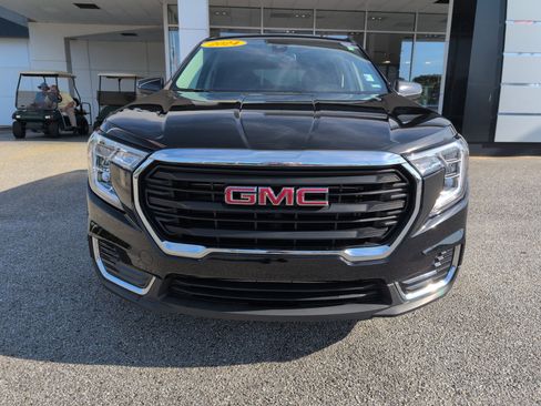 Used 2024 GMC Terrain SLE image 11