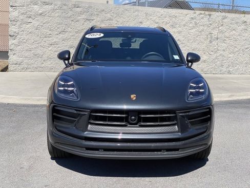 Certified 2024 Porsche Macan image 11