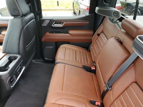 Used 2024 GMC Sierra 1500 Denali Ultimate AWD/4WD image 13