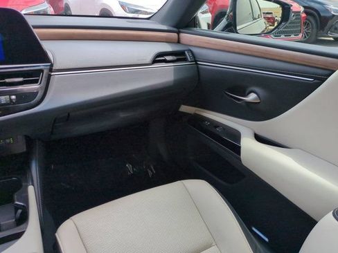 Certified 2024 Lexus ES 350 w/ Premium Package FWD image 16