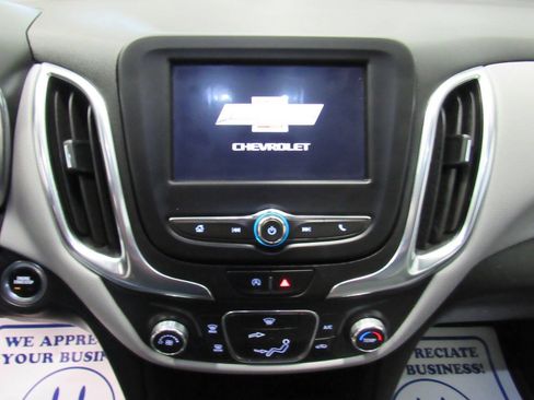 Used 2022 Chevrolet Equinox LS w/ LS Convenience Package AWD/4WD image 36