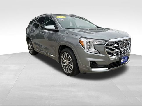 Used 2023 GMC Terrain Denali w/ Denali Premium Package image 10