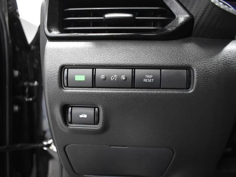 Certified 2023 Nissan Sentra SV FWD image 18