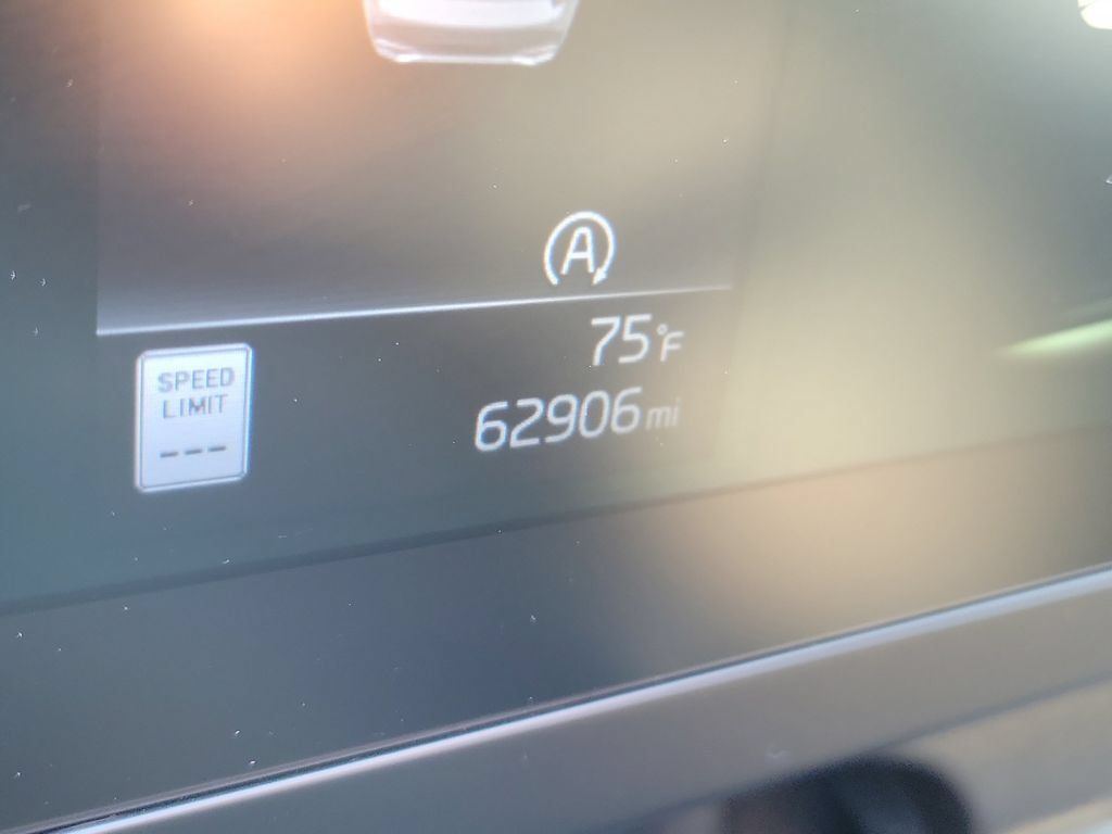 Used 2024 Kia Sportage LX AWD/4WD image 30