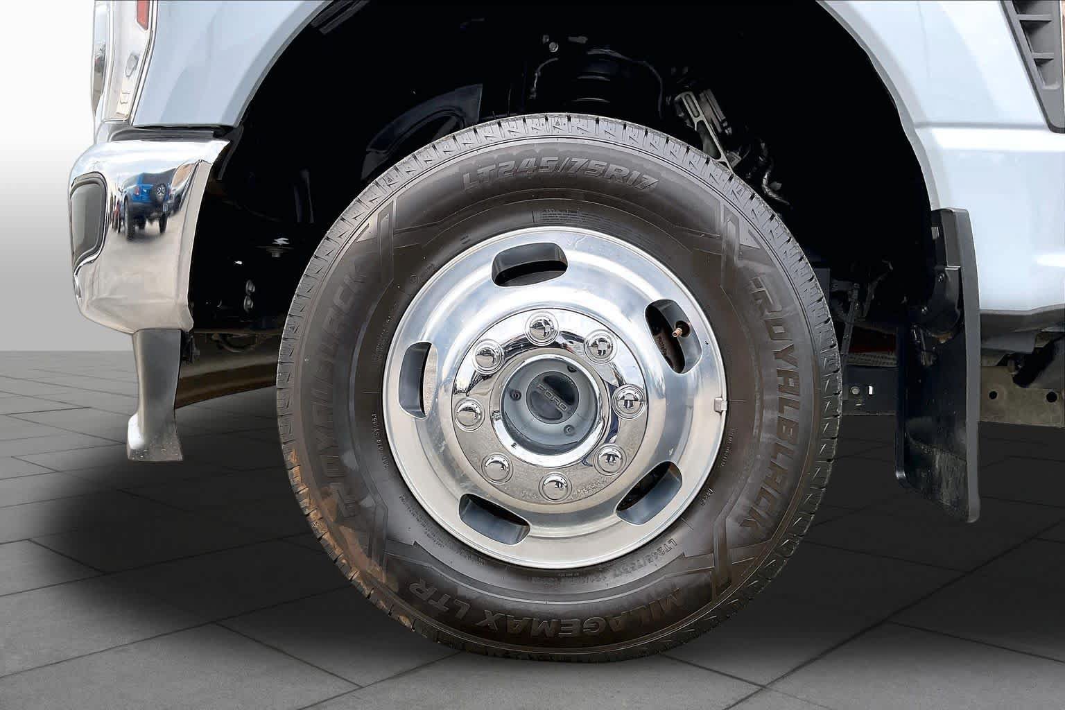 Used 2024 Ford F350 King Ranch w/ Chrome Package AWD/4WD image 11