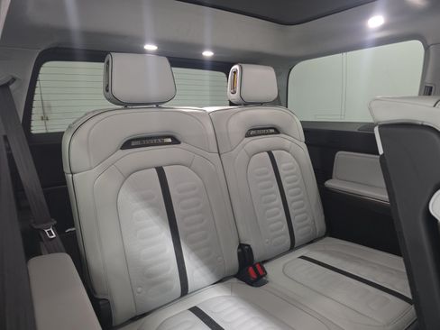 Used 2024 Rivian R1S Adventure AWD/4WD image 25