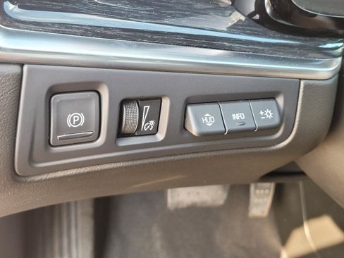Used 2024 Cadillac XT5 Premium Luxury w/ Technology Package FWD image 27