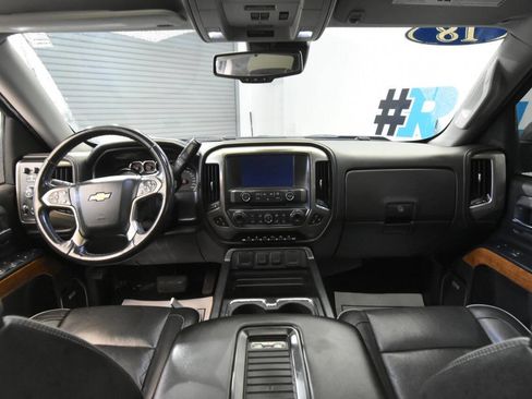 Used 2018 Chevrolet Silverado 1500 High Country image 19