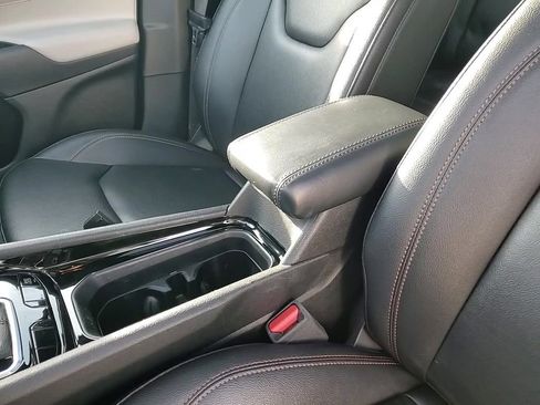 Used 2024 Jeep Compass Limited w/ Sun and Sound Group image 18