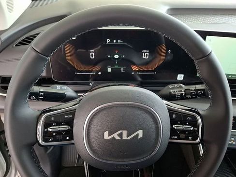 New 2026 Kia Carnival EX image 14