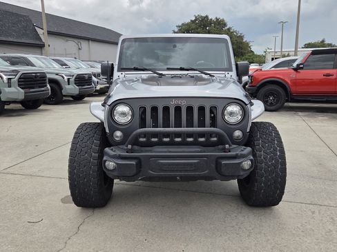 Used 2017 Jeep Wrangler Unlimited Rubicon AWD/4WD image 2