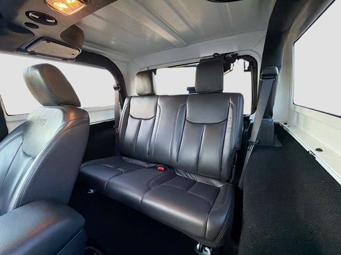 Used 2017 Jeep Wrangler Sahara w/ Mopar Chrome Edition Group image 16