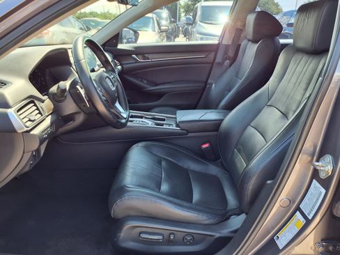 Certified 2018 Honda Accord Touring image 18
