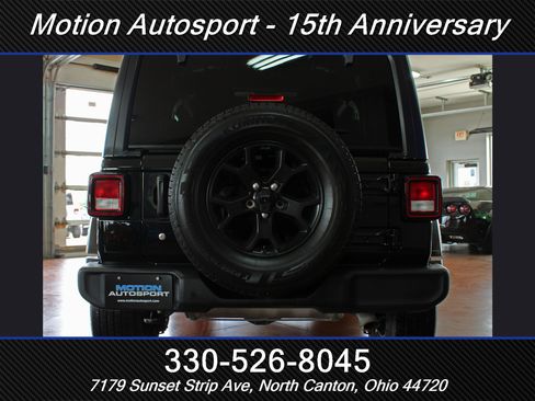 Used 2022 Jeep Wrangler Sport AWD/4WD image 9