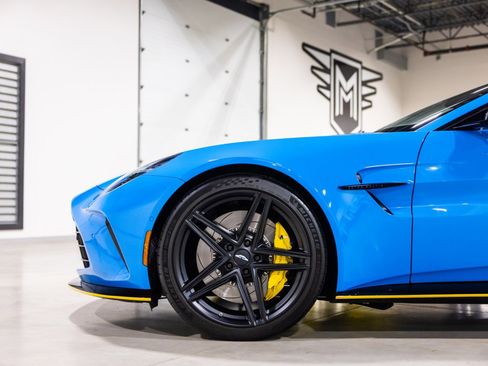 Used 2025 Aston Martin V8 Vantage Coupe image 18