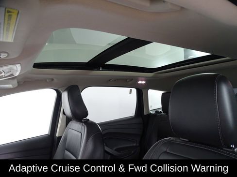 Used 2019 Ford Escape Titanium image 11