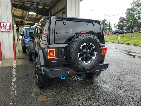 Used 2024 Jeep Wrangler Unlimited Rubicon 4xe w/ Technology Group AWD/4WD image 4