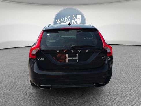 Used 2017 Volvo V60 T5 Premier w/ Convenience Package FWD image 5