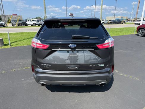 Used 2019 Ford Edge Titanium w/ Cold Weather Package FWD image 5