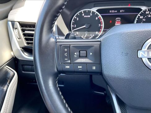 Used 2025 Nissan Rogue SV FWD image 22