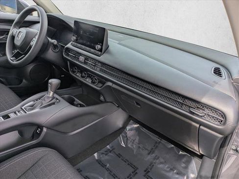 Used 2023 Honda HR-V LX image 22