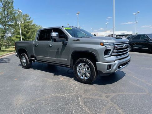 Used 2024 Chevrolet Silverado 2500 High Country w/ Technology Package image 6
